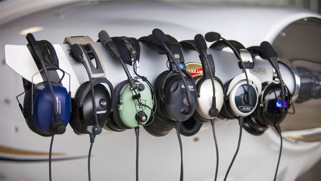 Choosing the Right Pilot Headset for Your Needs