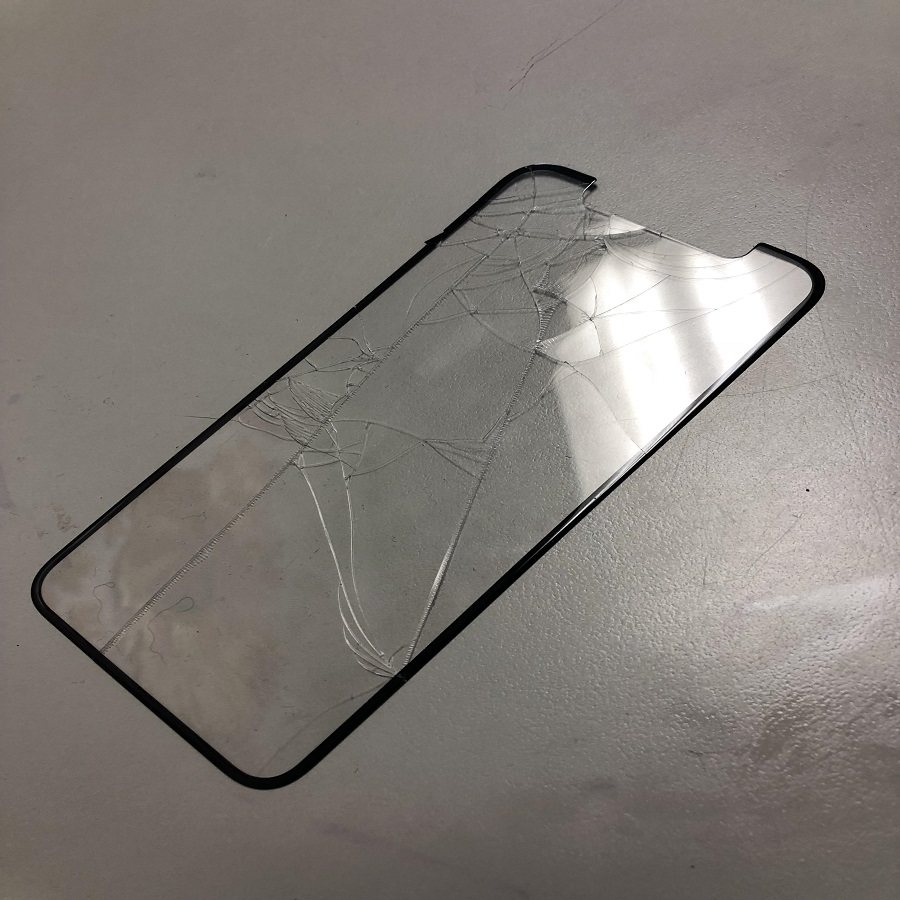 How to Safely Remove a Cracked Screen Protector