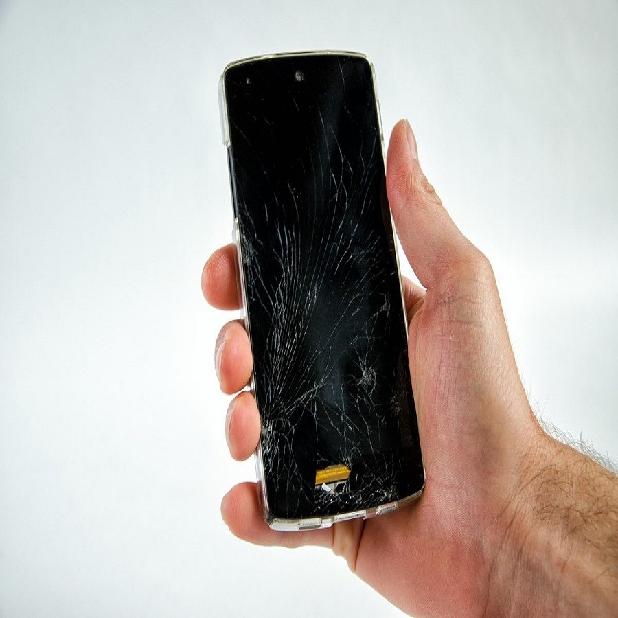 how to remove broken screen protector
